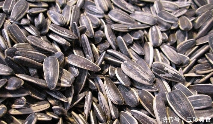 中国|又一中国零食爆红国外,比辣条老干妈还上瘾,外国人:真好吃