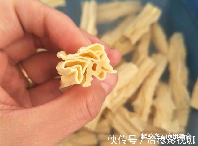 过年泡腐竹,不要放水里就泡,学会饭店的方法,不夹生、时间短