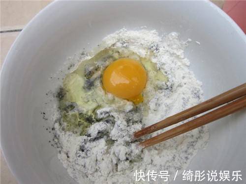 早餐饼|白发最怕“它”，早上做一锅，头发乌黑亮丽，不掉发！