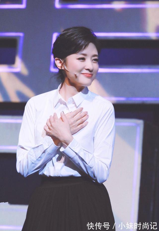 半身裙 周涛这气质感实在罕见!简单的白衬衫+半身裙,能穿出满满高级感