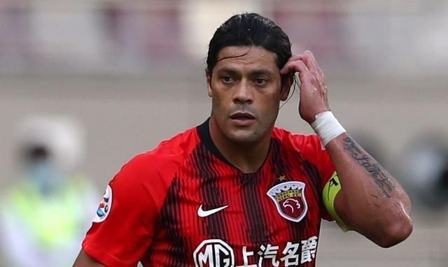 C罗|1-0!3-1!胡尔克大爆发,秀出C罗般肌肉,45场20球,打脸上港