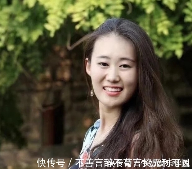 书坛$她年轻貌美,书法也如其人,实在是赏心悦目,回味无穷