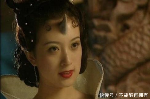 还记得《西游记》孔雀公主曾说演不了农村人,看看这打脸照片!