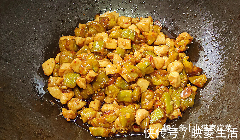 味美|教你用茄子和鸡肉一起这么做来吃,方法简单,营养味美,开胃下饭