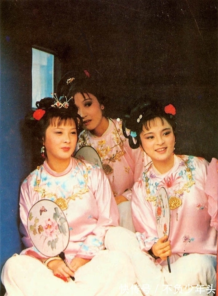 贾宝玉$贾母为何对秦可卿的遭遇熟视无睹?背后的原因让黛玉等人感激涕零