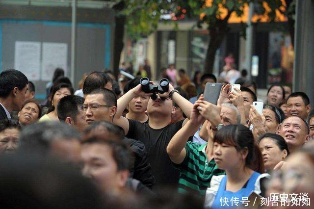 “初看不知文中意，再看已是文中人”我们都活成了鲁迅先生笔下人