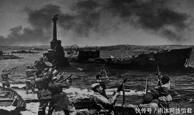 科佩茨中将|二战,敌人空袭,此国上千架飞机不战而亡,指挥官只要求放过家人