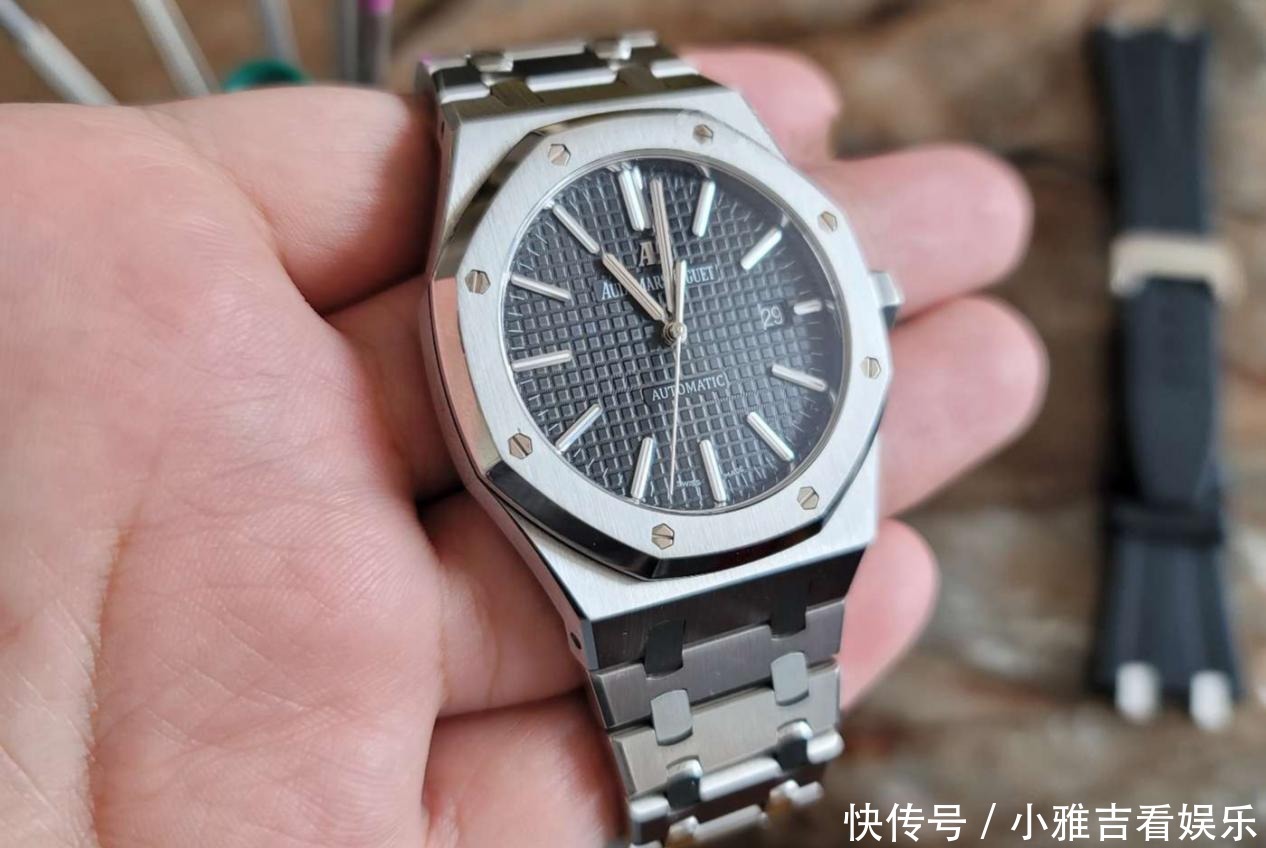 vs爱彼|钢王对比谁实力更强?江诗丹顿VS爱彼,颜值与功能谁更受欢迎