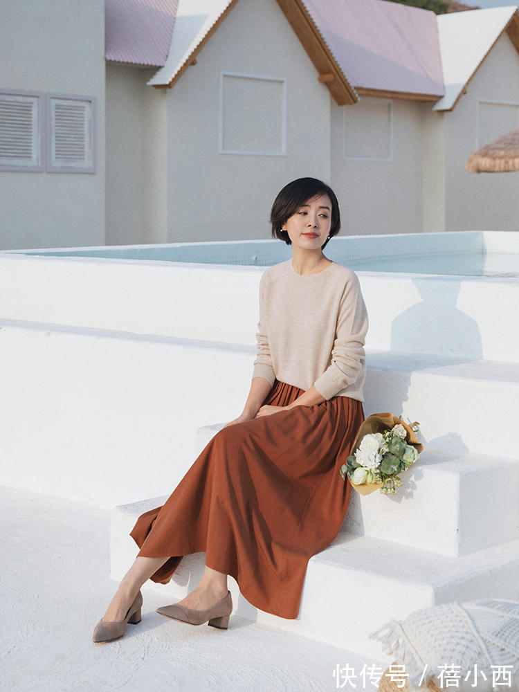 搭配|讲真,早秋穿半身裙的你,简直好看、精致、优雅极了!