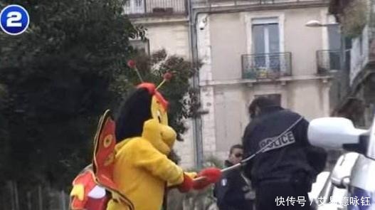 狠人|艺术界的狠人:他割出肋骨制成项链,分别给最重要的5个女人戴上