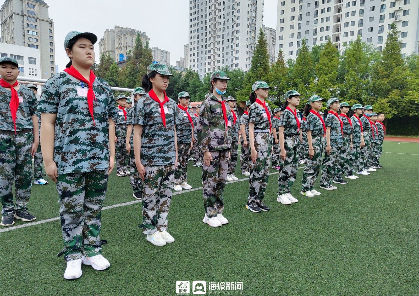 日照港中学|超飒！比心！日照港中学军训跳健身操