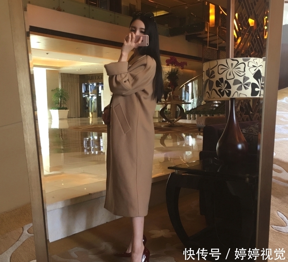 时尚资讯|时髦又显瘦的羊绒大衣,今年流行这样穿,好看又洋气!