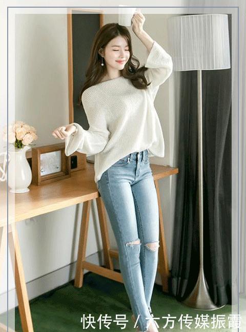 牛仔裤|紧身牛仔裤展现女性气质,设计很有线条感,直观地拉伸腿部比例