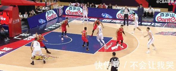 联哥|现场｜这一夜，易建联还是从前那个大哥，没有一丝丝改变