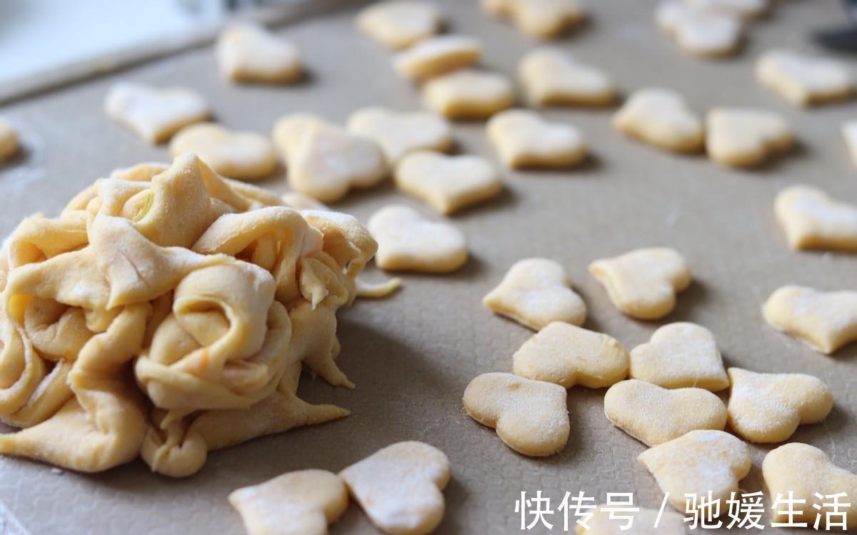 南瓜块|自制奶香南瓜小馒头，不用烤箱，制作简单，一个平底锅就能搞定