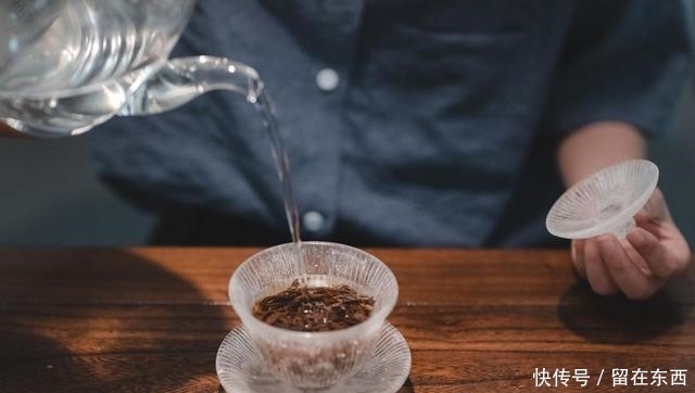 医生:被肝病困扰的患者,要多补充这2种物质,肝更健康