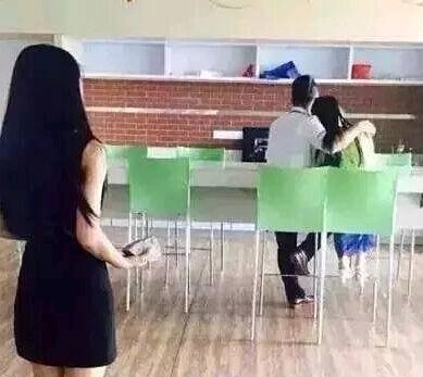 |搞笑图片幽默段子笑话:妹子你是在锻炼身体啊,很有范的样子