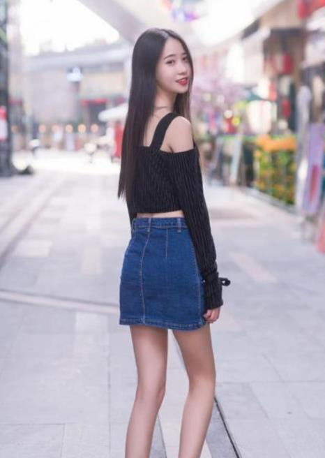 长相|街拍:清新小姐姐身材一流,长相不错,笑容很是暖心