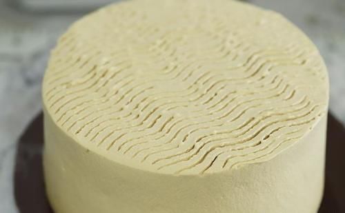  蛋白|入冬必备的甜点！焦糖饼干咖啡奶油蛋糕，爱上这香浓的美味