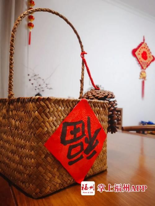  听说我在福州“就地过年”，爸妈寄来了……