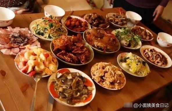 元旦菜单：4凉、6热、1汤、1甜点、2主食，早准备待客不发愁