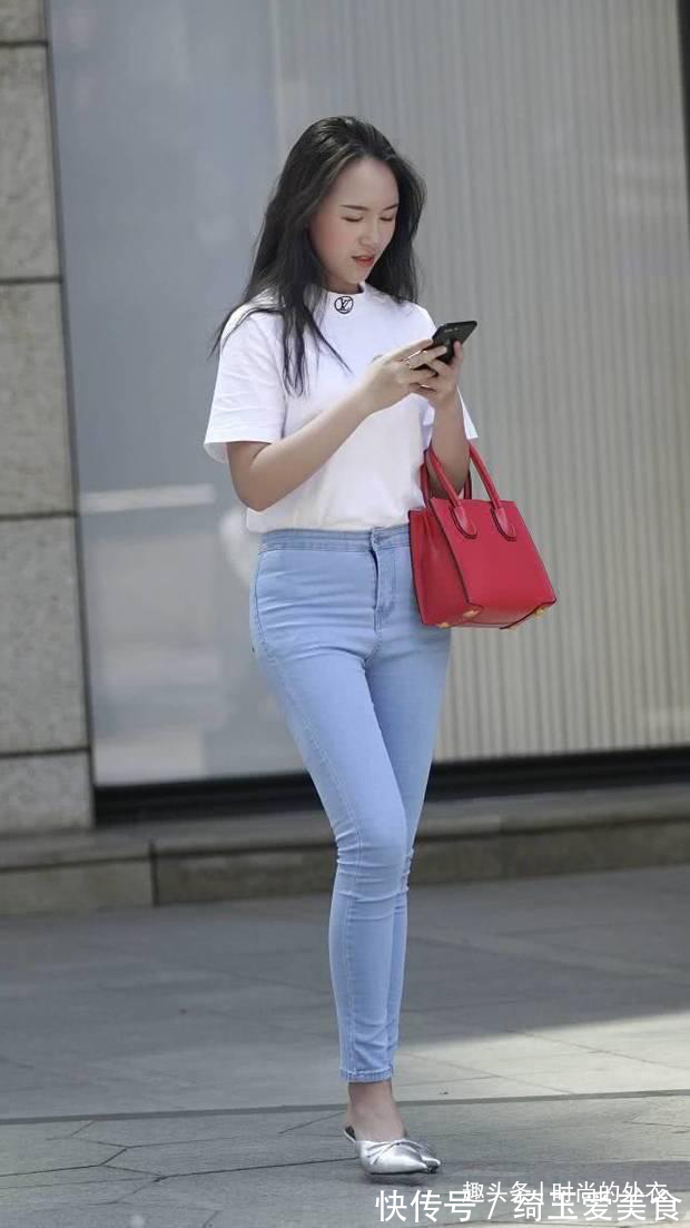 女生 穿搭要懂“套路”,选择百搭牛仔裤,让造型的时尚感一直在线