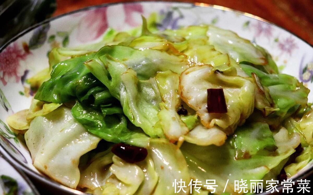 小窍门|手撕包菜,很多人第一步就错了,牢记2个小窍门,包菜脆爽好吃
