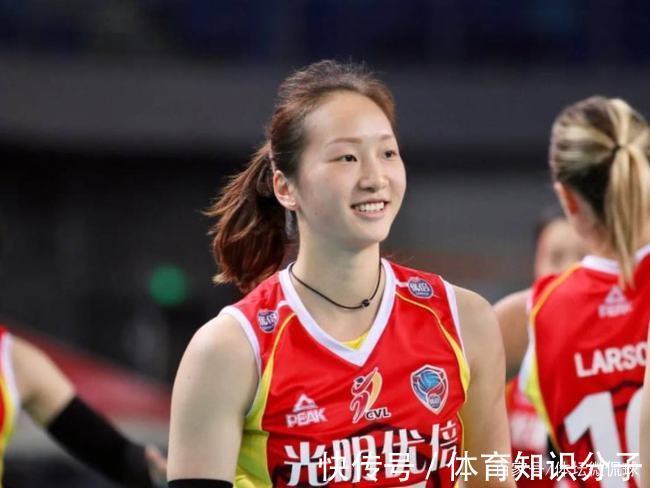 主攻|好消息!女排主攻小将公布恋情,又是姐弟恋,和男友一见钟情!