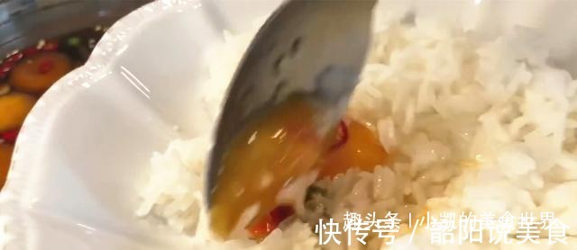 日本男子把9个蛋黄放酱油里,10天后拿出来,把他乐得手舞足蹈
