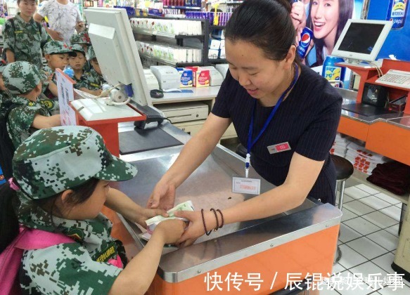 父母|1岁娃拽了颗葡萄,超市工作人员怒斥这是偷吃,妈妈高情商回应