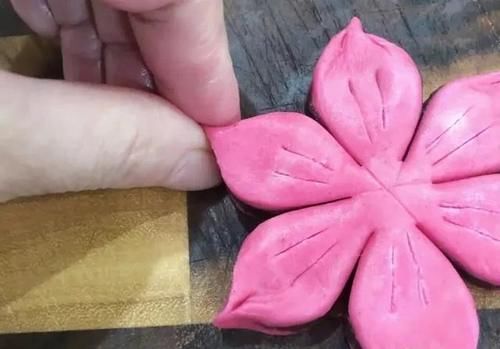 在家怎么做梅花酥?