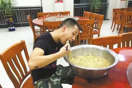 经常熬夜的人，多吃3种食物，减少熬夜危害！