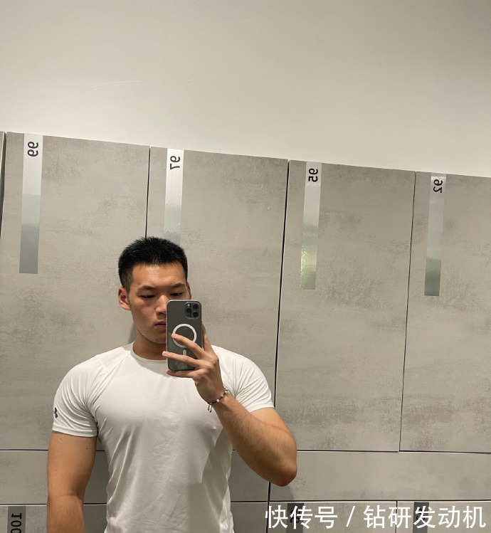 训练|又壮又帅的肌肉小哥,练就霸气麒麟臂,荷尔蒙爆棚,男友力十足!