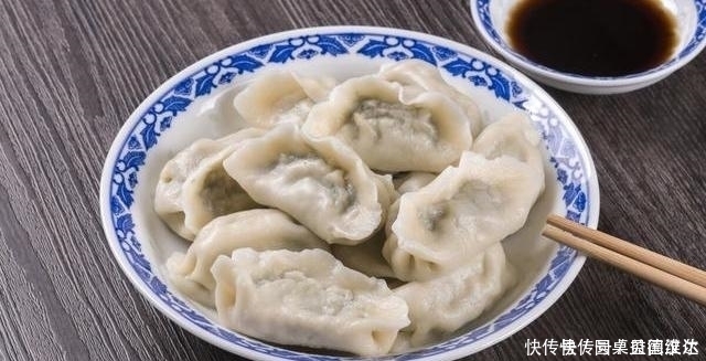 不论饺子包什么馅,记住2个技巧,保证调出来的饺子馅,好吃筋道