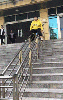 |搞笑GIF:哥们,你这坐骑厉害了,出门回头率很高