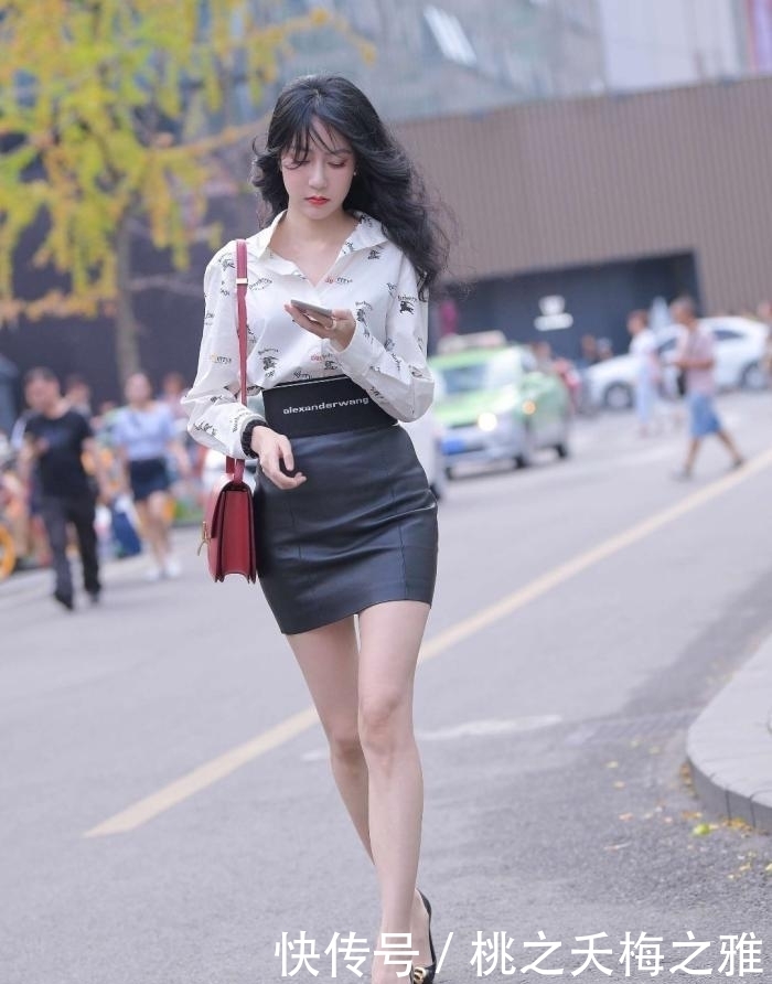 黑色|非常开朗的少女,散发着一股青春活泼的气息,感觉自己真的老了!