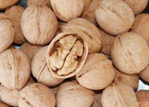 禁忌|医生提醒吃核桃的4大禁忌，简直在“吃命”，尤其是孩子