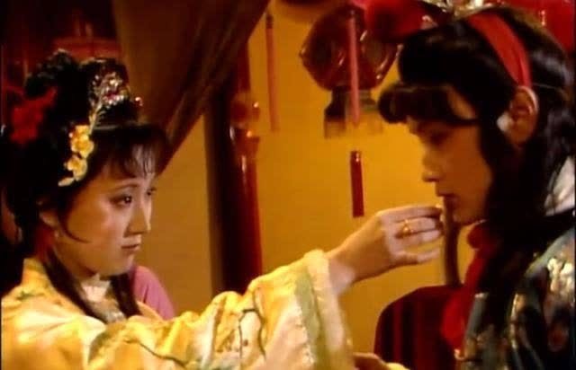 薛李$宝玉为林黛玉饮一杯酒,算是失礼吗?