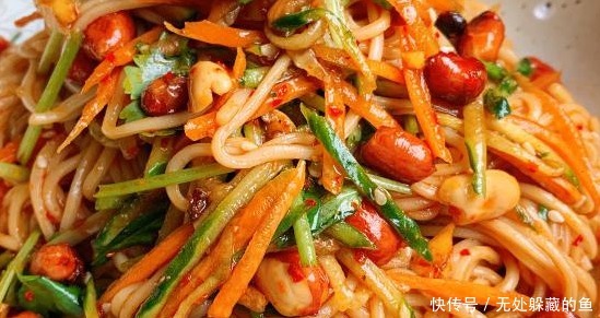 花生米|夏日必吃的酸辣凉拌面,清爽可口酸辣过瘾,好看又好吃,美味营养!