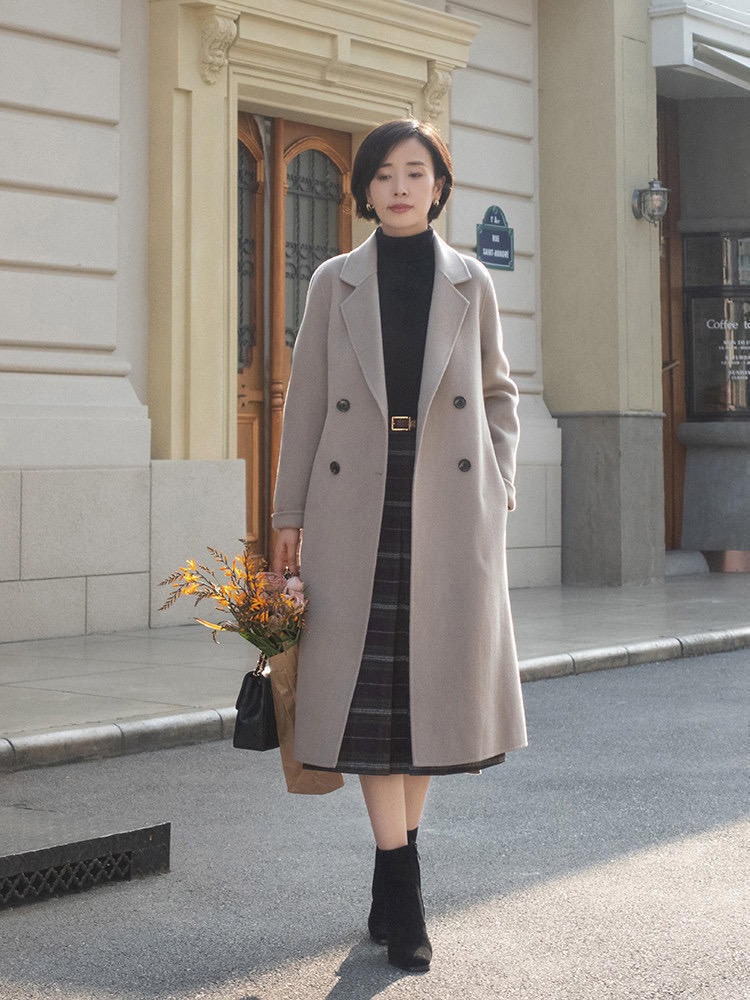 红色 知性女人今年都穿大衣,想要高雅端庄的气质形象,只需备上这4色