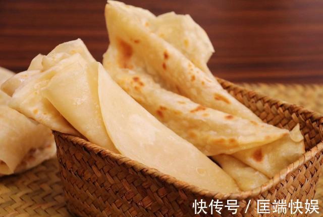 面团|发面时,别只会加酵母粉!多加1勺它,馒头膨松洁白,香甜可口