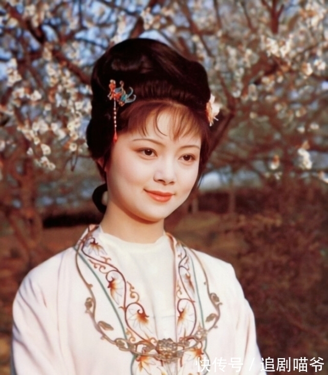 前世$薛宝钗高攀贾宝玉?看懂了两人的前世,才明白宝玉配不上宝钗!