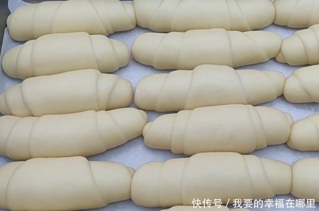 做面包时加入它轻松揉出手套膜,又香又软还拉丝,新手也能做成功!
