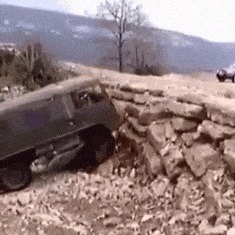 |搞笑GIF:冬天到了,地球有点冷,我给他烧点柴火