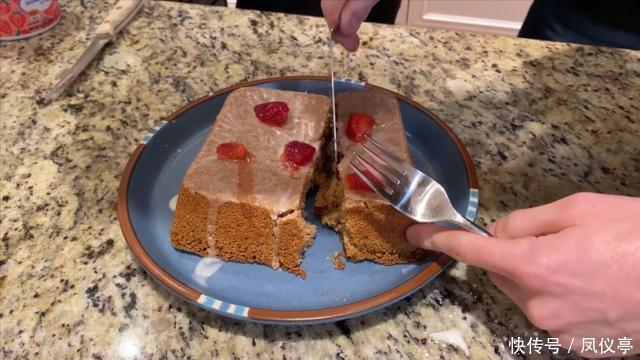 我的世界 在现实中按照mc配方制作蛋糕 味道还真不错 全网搜