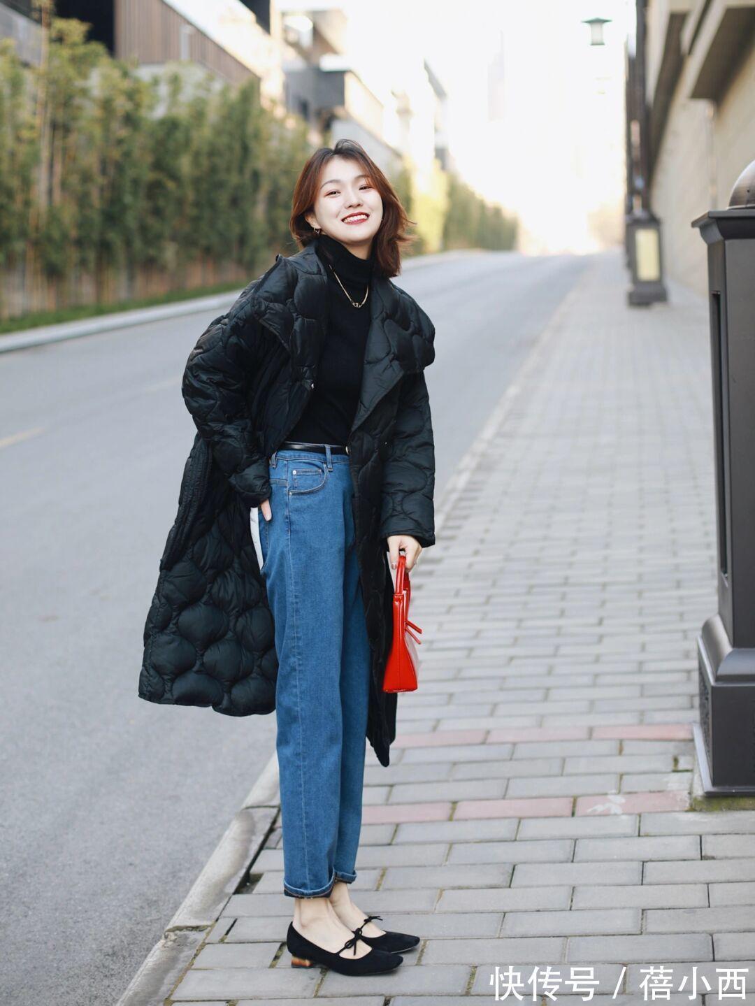 烟灰色|“长羽绒服”的高阶穿法来了,冬季选这4个颜色,显得年轻又优雅