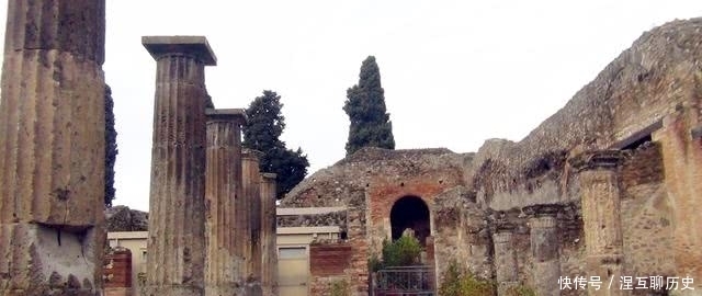 庞贝城壁画上“庞贝红”成谜,经过研究,专家破解它不变色的秘密