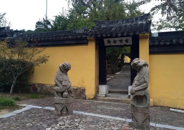 头角峥嵘|尼姑庵里长大的帝王，因太丑吓坏生母，尼姑却一眼看出他并非凡人