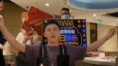 凤凰网|一夜爆火,就冲他,这部我给五星__凤凰网