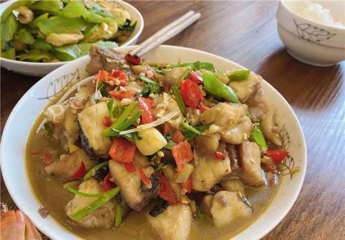 红烧鱼块|周末带孩子去嫂子家蹭饭，满满一桌菜吃撑了还打包，下次不敢来了